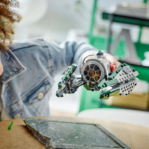 Yoda’s Starfighter Building Set – 253pcs Space Bricks for Kids