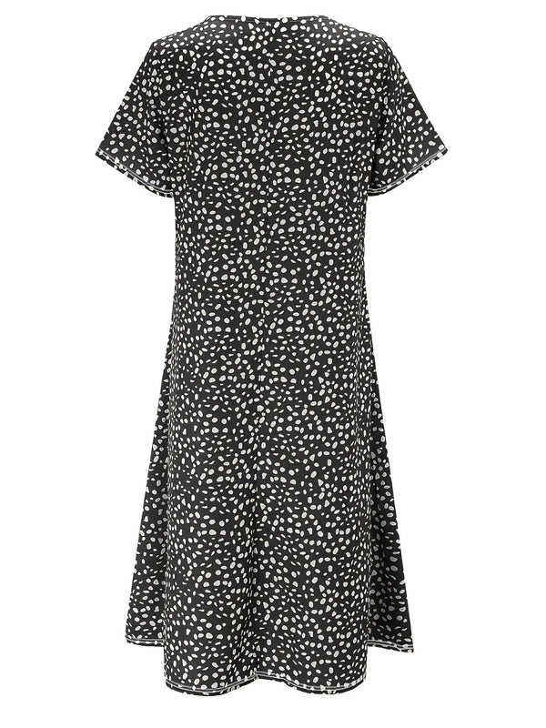 Women's Knee-Length Dress - Short Sleeve - Loose Fit - Rounded Neck - Lightweight Casual Wear